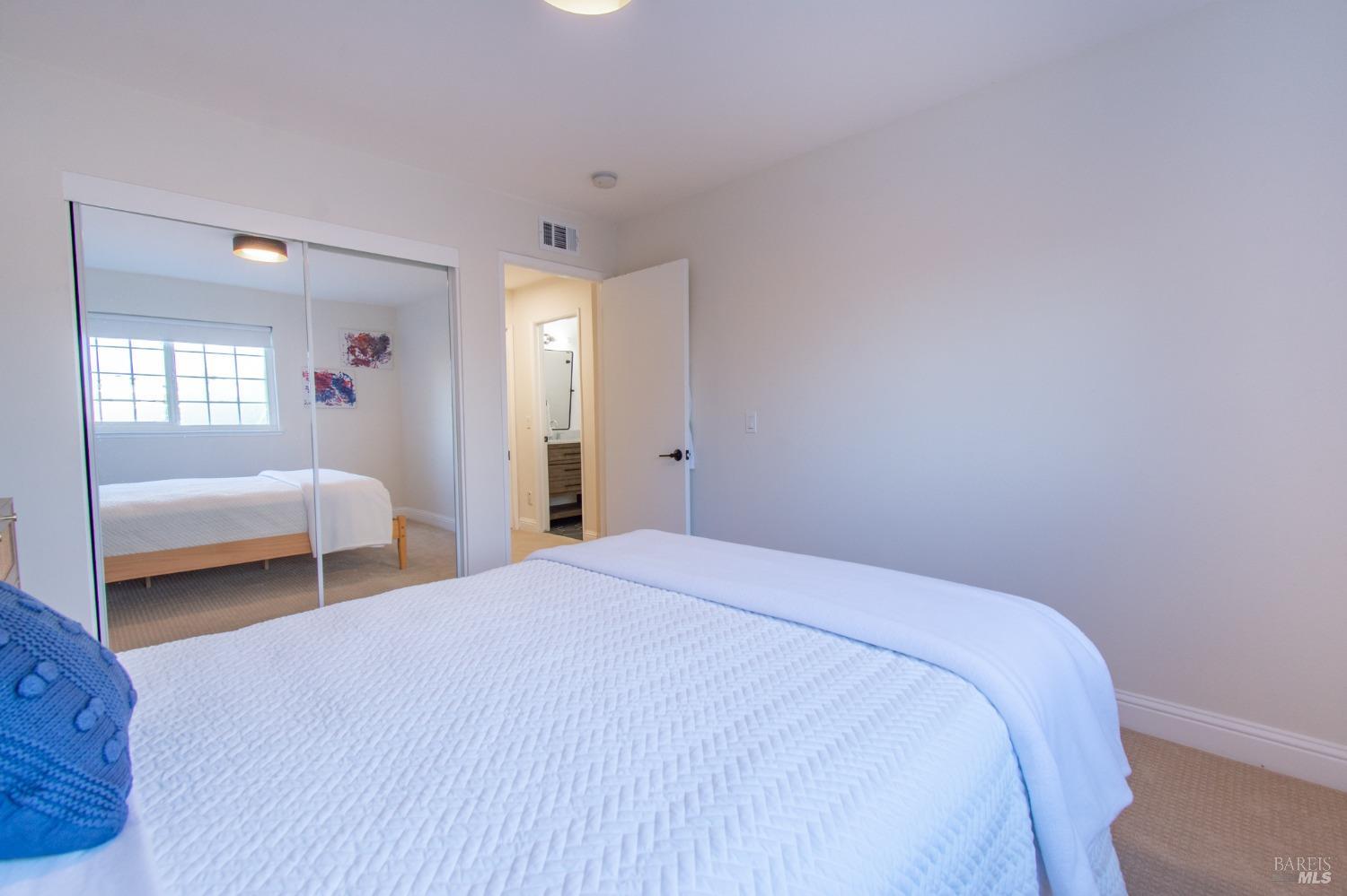 Oakmeade Court, Vacaville, California image 36