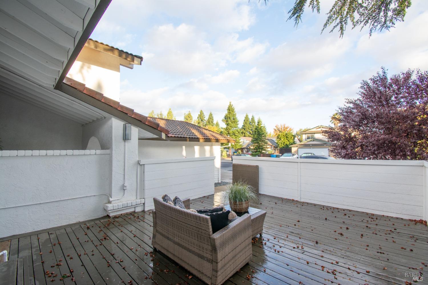 Oakmeade Court, Vacaville, California image 6