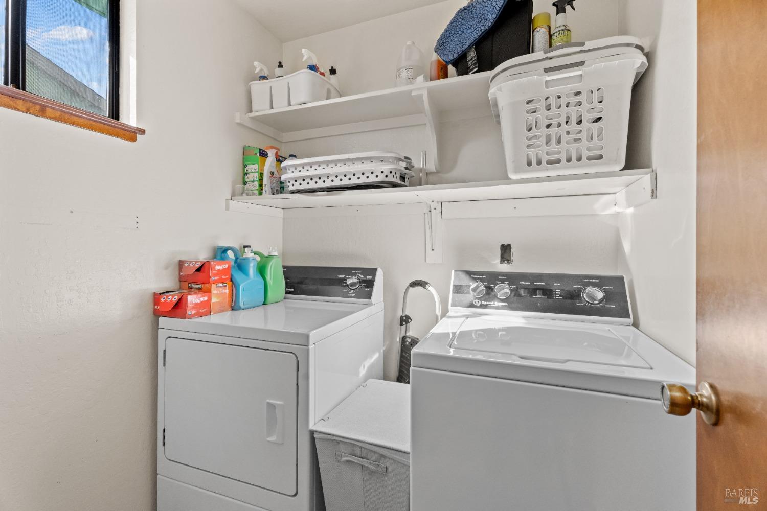 Detail Gallery Image 15 of 30 For 1344 Laurel Ave, Ukiah,  CA 95482 - 3 Beds | 2/1 Baths
