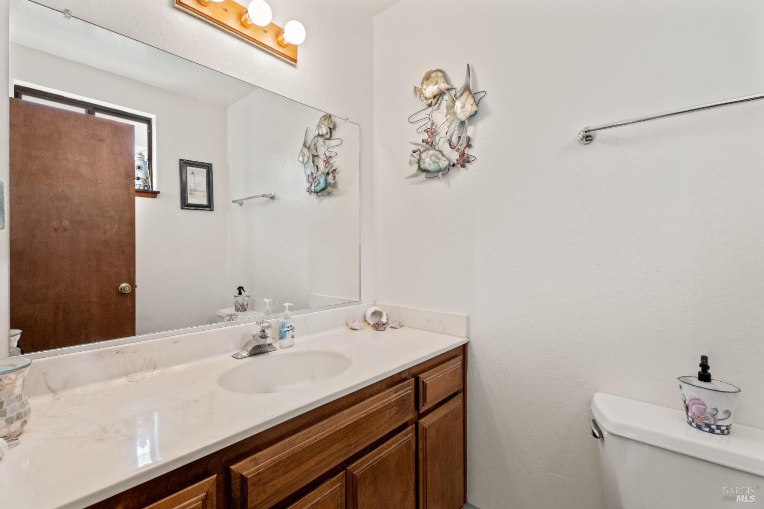 Detail Gallery Image 16 of 30 For 1344 Laurel Ave, Ukiah,  CA 95482 - 3 Beds | 2/1 Baths