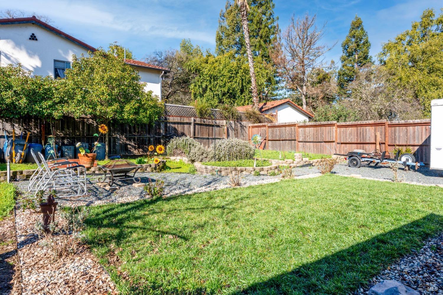 Detail Gallery Image 28 of 30 For 1344 Laurel Ave, Ukiah,  CA 95482 - 3 Beds | 2/1 Baths