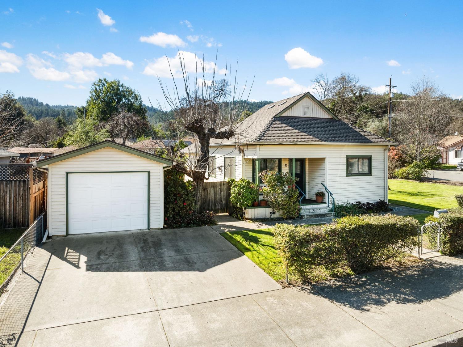 Detail Gallery Image 1 of 1 For 135 N Franklin St, Cloverdale,  CA 95425 - 2 Beds | 1 Baths