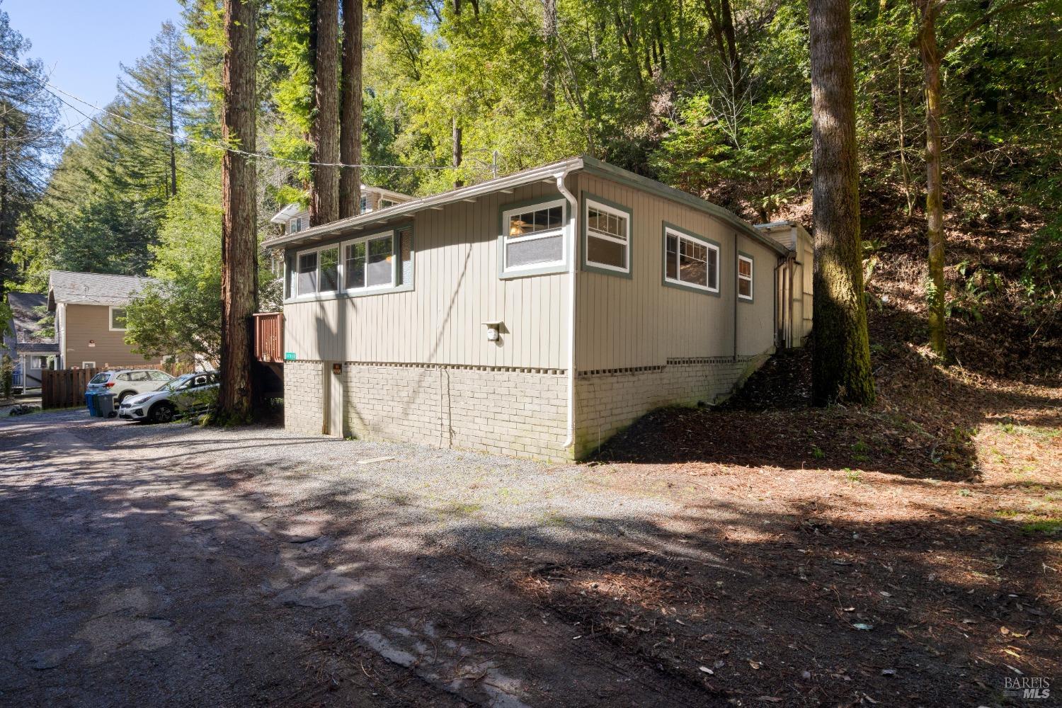 Detail Gallery Image 1 of 1 For 17013 Mount Jackson Trl, Guerneville,  CA 95446 - 1 Beds | 1 Baths