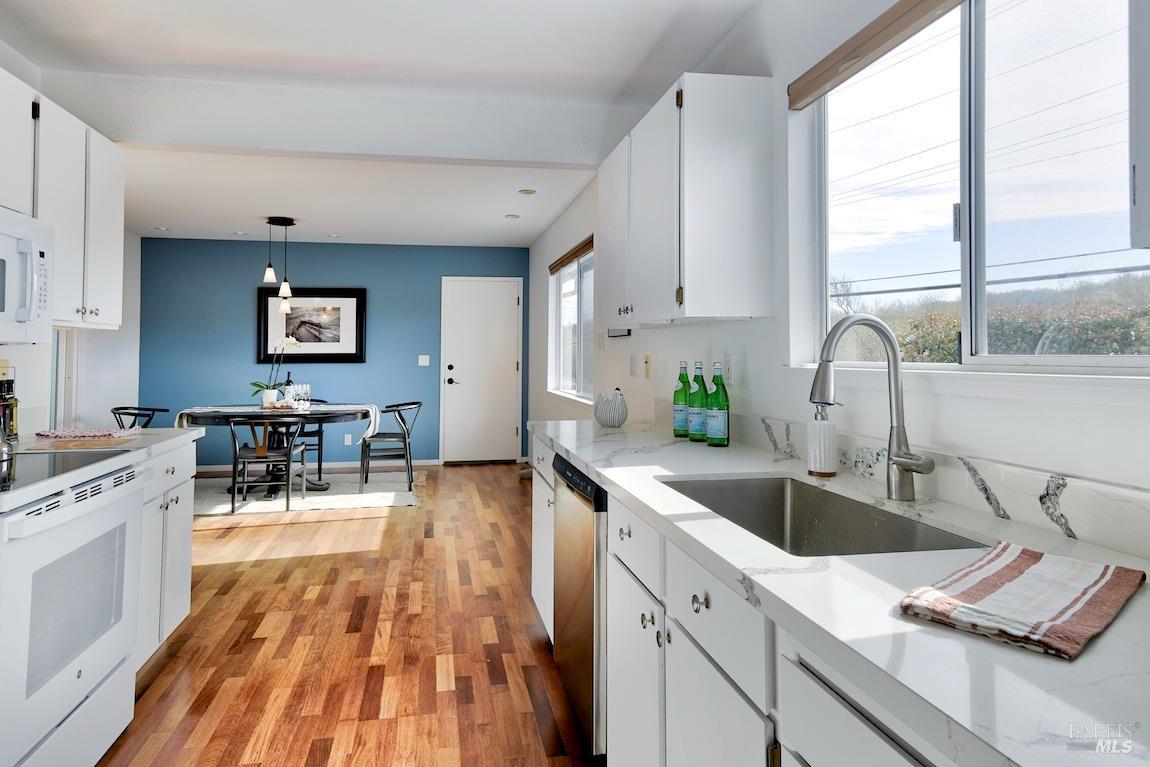 Detail Gallery Image 10 of 32 For 10950 Highway 1 Unkn, Point Reyes Station,  CA 94956 - 3 Beds | 2 Baths