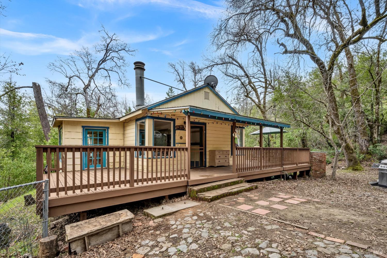 Detail Gallery Image 3 of 27 For 14031 Ettawa Springs Rd, Middletown,  CA 95461 - 3 Beds | 1 Baths