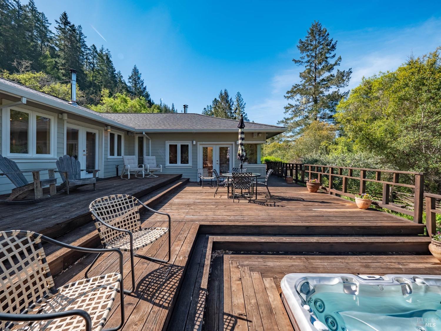 Detail Gallery Image 23 of 43 For 17555 Indian Creek Rd, Philo,  CA 95466 - 2 Beds | 2 Baths