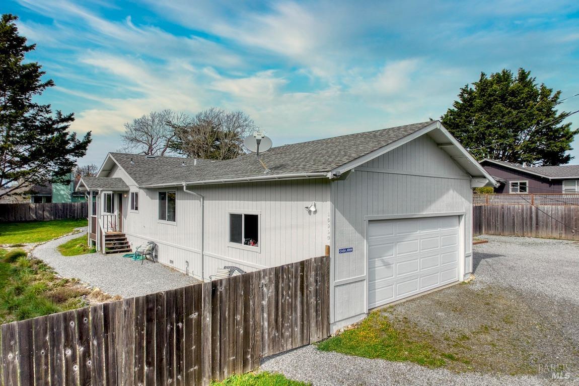 Detail Gallery Image 27 of 32 For 10950 Highway 1 Unkn, Point Reyes Station,  CA 94956 - 3 Beds | 2 Baths