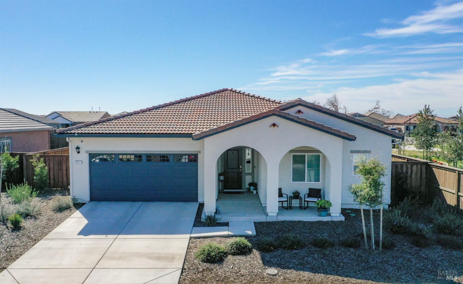 Detail Gallery Image 1 of 1 For 1785 Butterfly Ln, Dixon,  CA 95620 - 4 Beds | 2 Baths