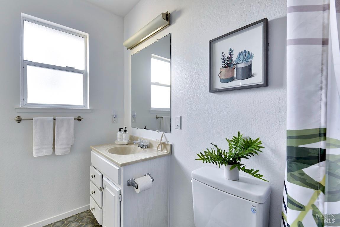 Detail Gallery Image 18 of 32 For 10950 Highway 1 Unkn, Point Reyes Station,  CA 94956 - 3 Beds | 2 Baths