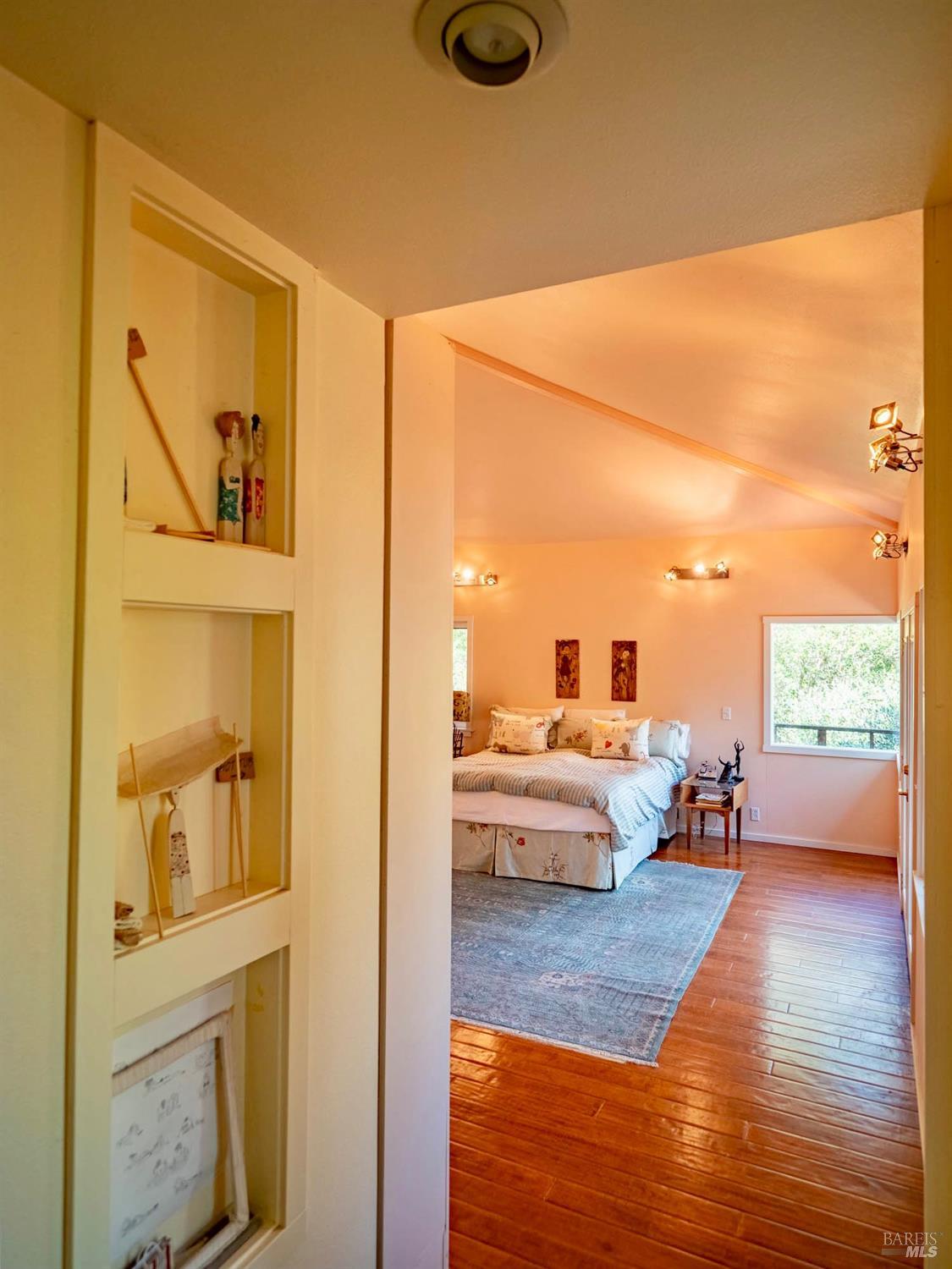 Detail Gallery Image 10 of 43 For 17555 Indian Creek Rd, Philo,  CA 95466 - 2 Beds | 2 Baths
