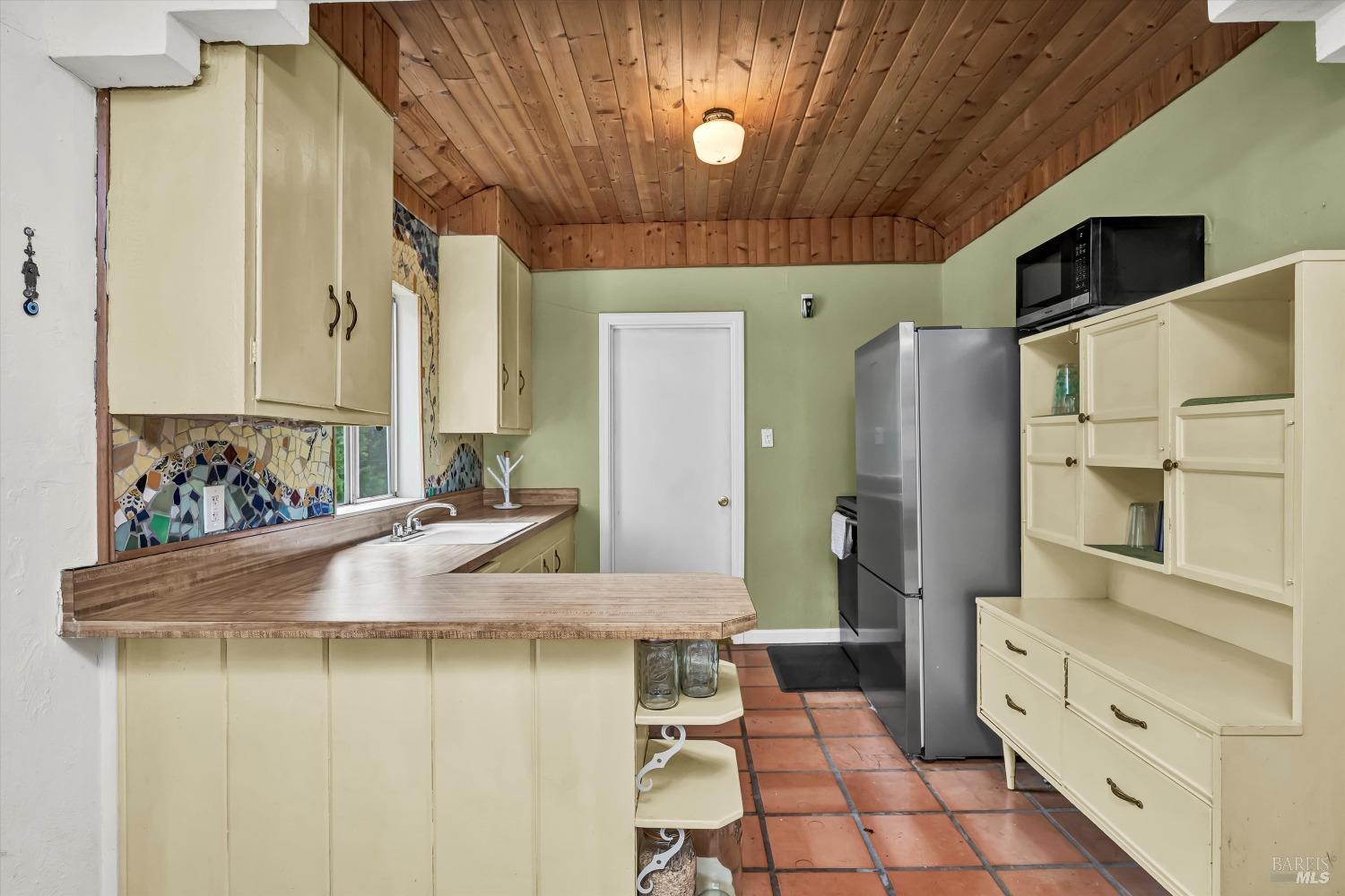 Detail Gallery Image 16 of 27 For 14031 Ettawa Springs Rd, Middletown,  CA 95461 - 3 Beds | 1 Baths