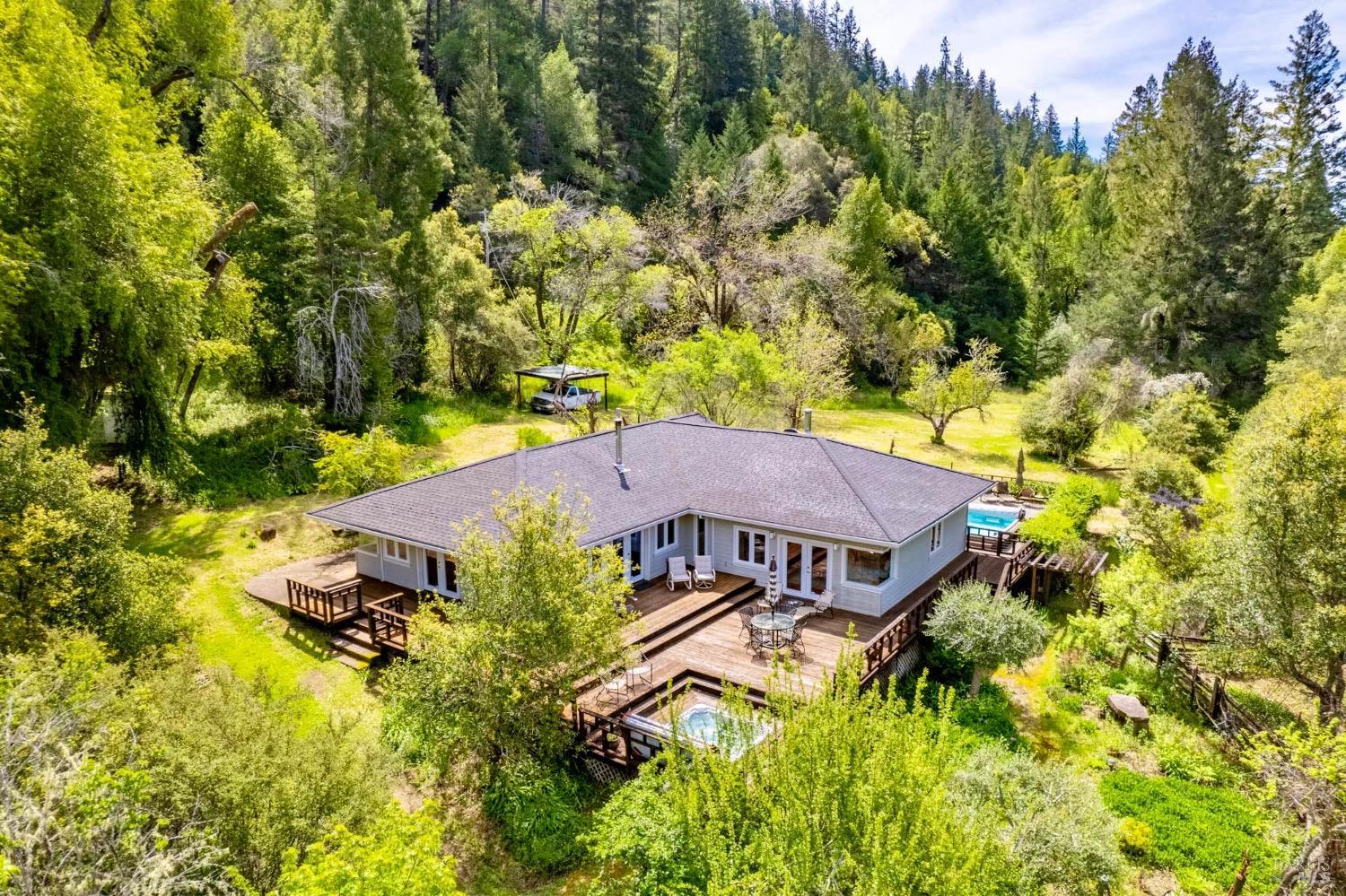 Detail Gallery Image 31 of 43 For 17555 Indian Creek Rd, Philo,  CA 95466 - 2 Beds | 2 Baths