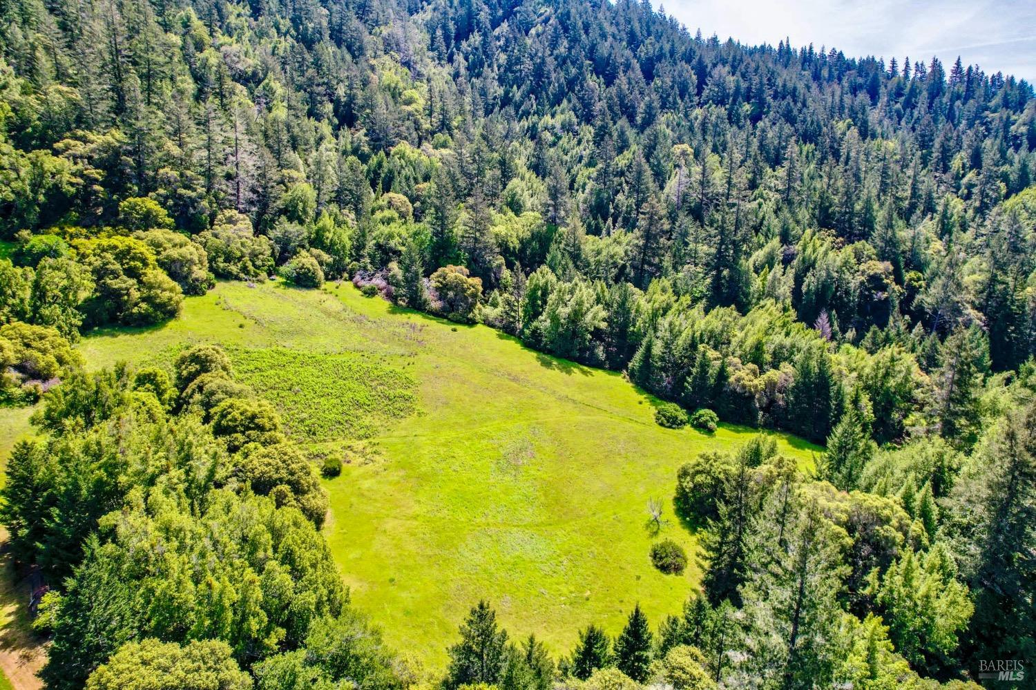 Detail Gallery Image 39 of 43 For 17555 Indian Creek Rd, Philo,  CA 95466 - 2 Beds | 2 Baths