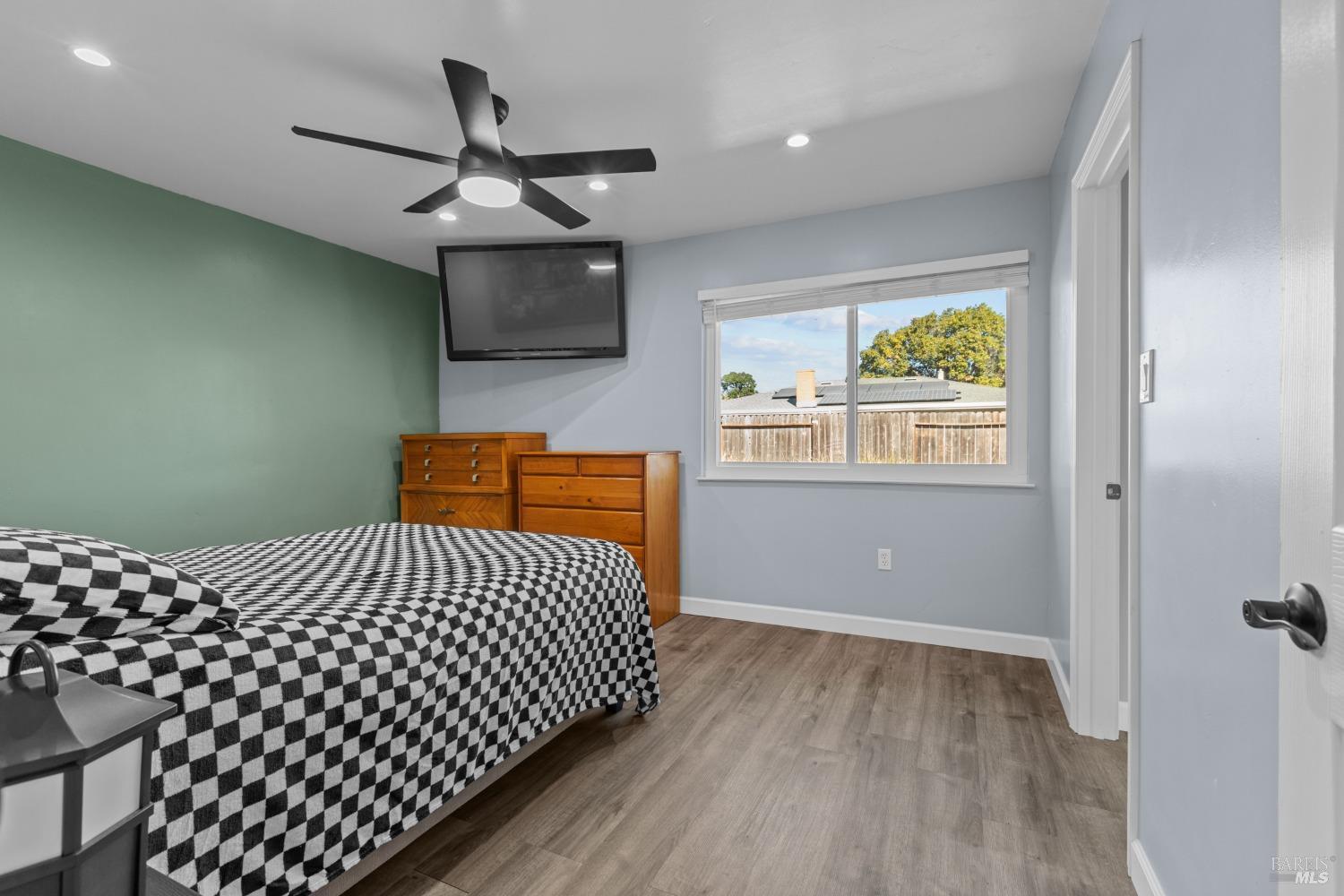 Begonia Boulevard, Fairfield, California image 16