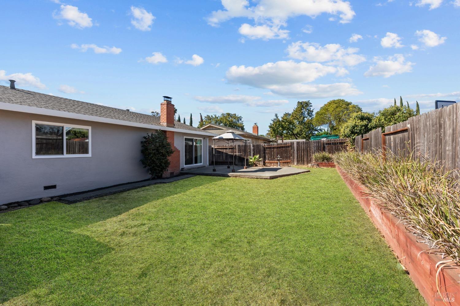 Begonia Boulevard, Fairfield, California image 26