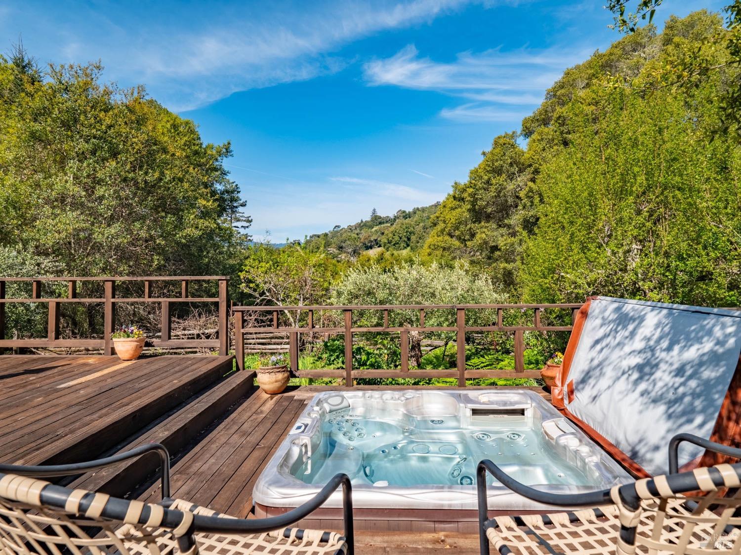 Detail Gallery Image 24 of 43 For 17555 Indian Creek Rd, Philo,  CA 95466 - 2 Beds | 2 Baths