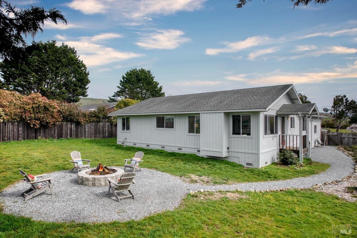 Detail Gallery Image 1 of 32 For 10950 Highway 1 Unkn, Point Reyes Station,  CA 94956 - 3 Beds | 2 Baths