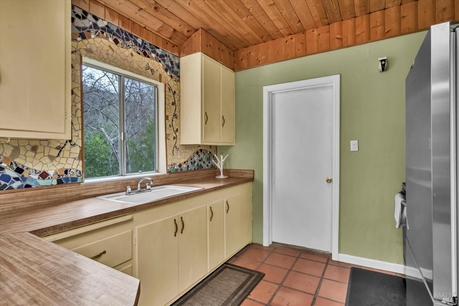 Detail Gallery Image 17 of 27 For 14031 Ettawa Springs Rd, Middletown,  CA 95461 - 3 Beds | 1 Baths