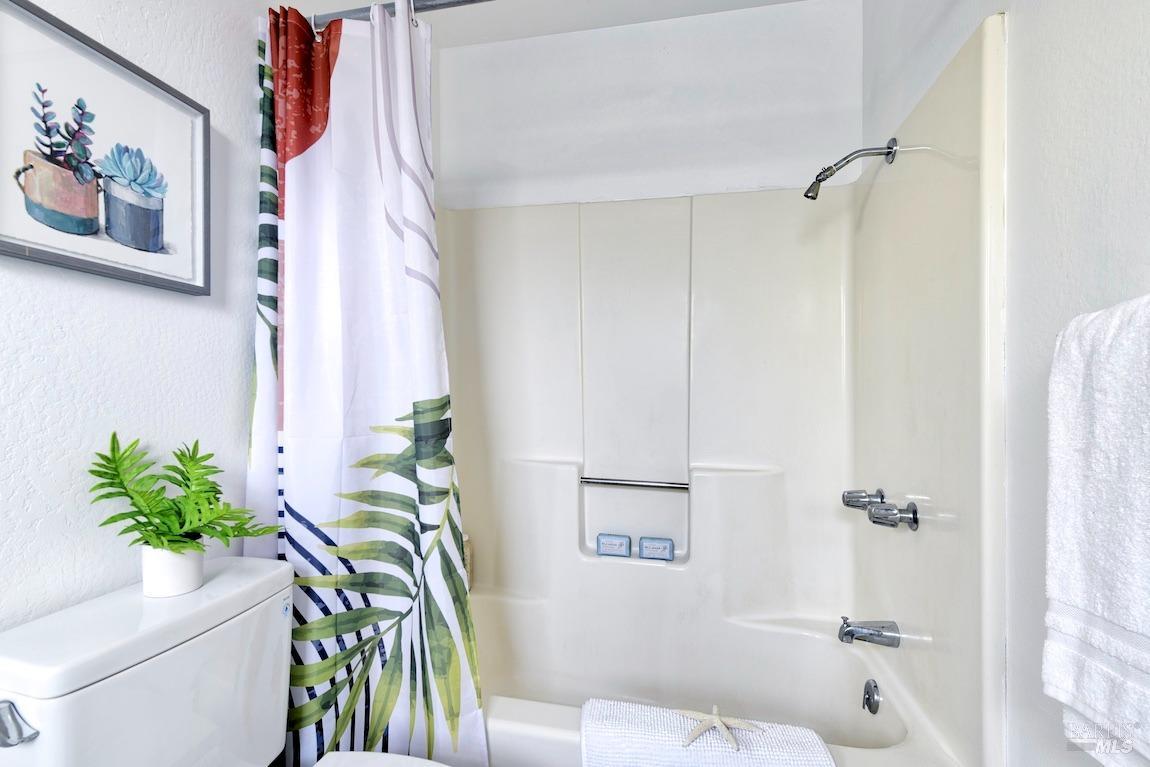 Detail Gallery Image 17 of 32 For 10950 Highway 1 Unkn, Point Reyes Station,  CA 94956 - 3 Beds | 2 Baths