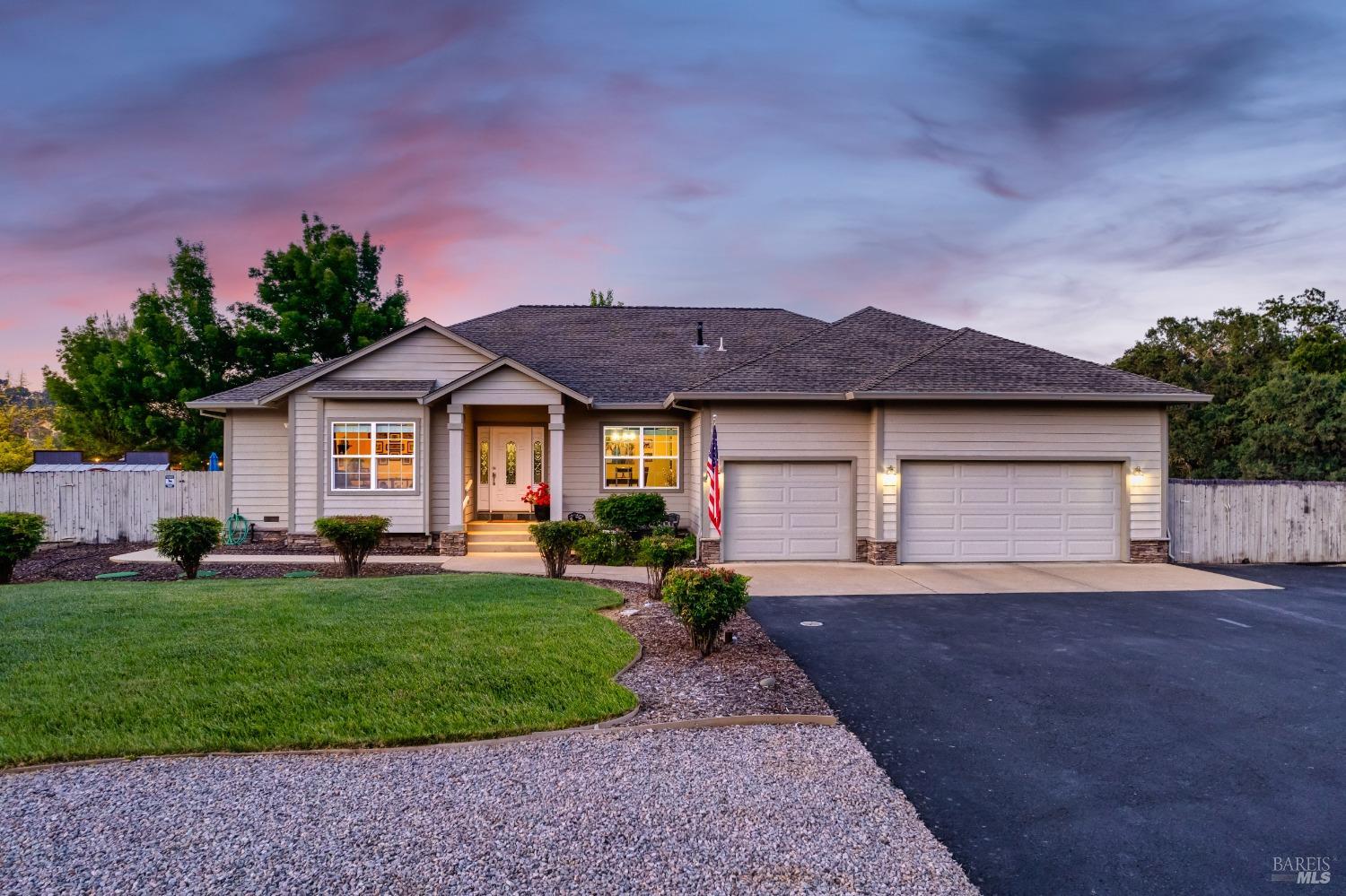 Detail Gallery Image 1 of 1 For 650 Oak Park Way, Lakeport,  CA 95453 - 4 Beds | 2/1 Baths