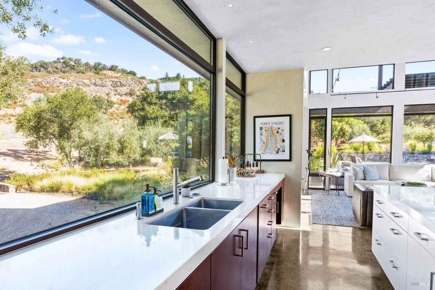 Detail Gallery Image 10 of 35 For 2610 Atlas Peak Rd #2,  Napa,  CA 94558 - 4 Beds | 4 Baths