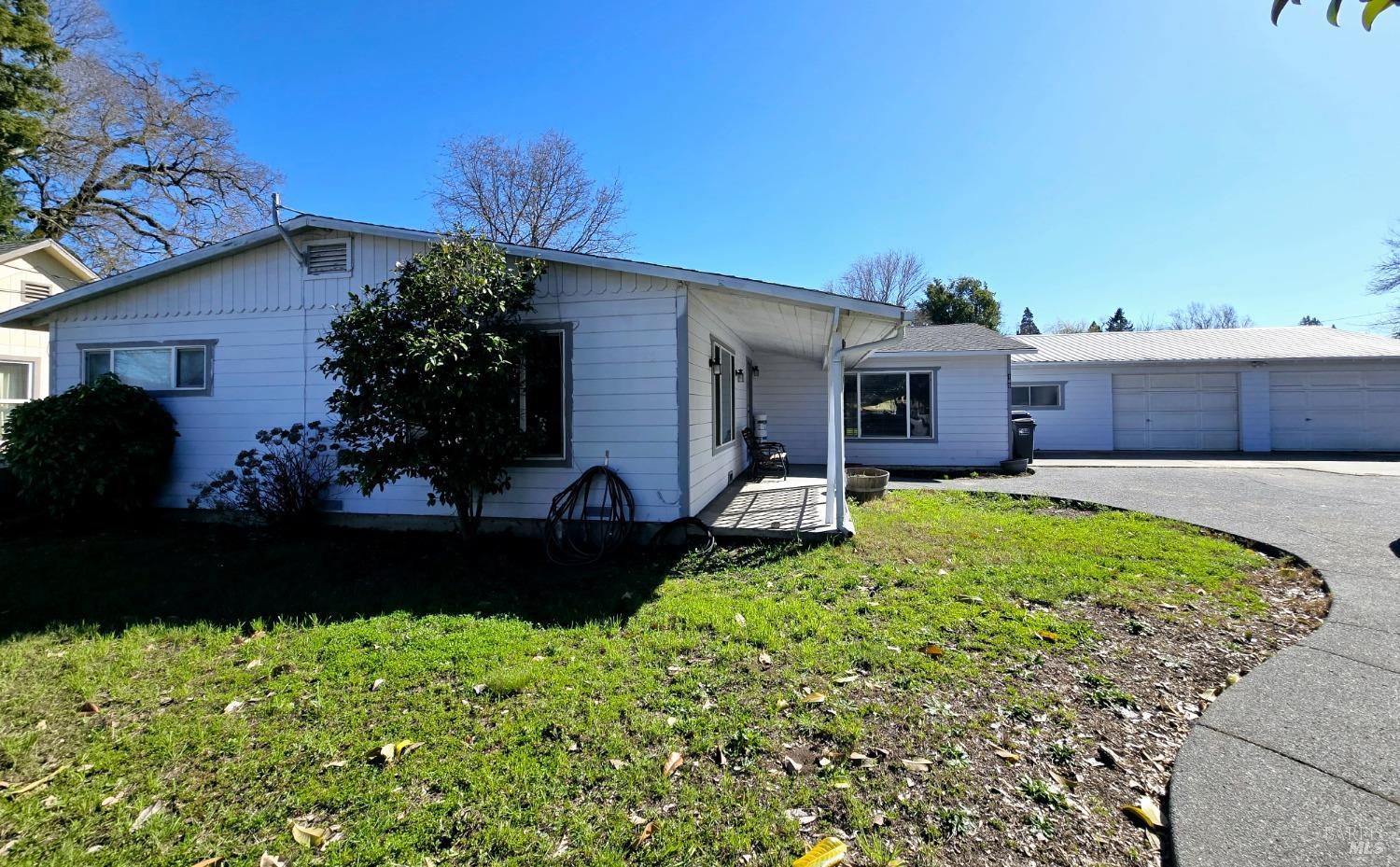Detail Gallery Image 1 of 1 For 185 E Oak St, Willits,  CA 95490 - 3 Beds | 2 Baths