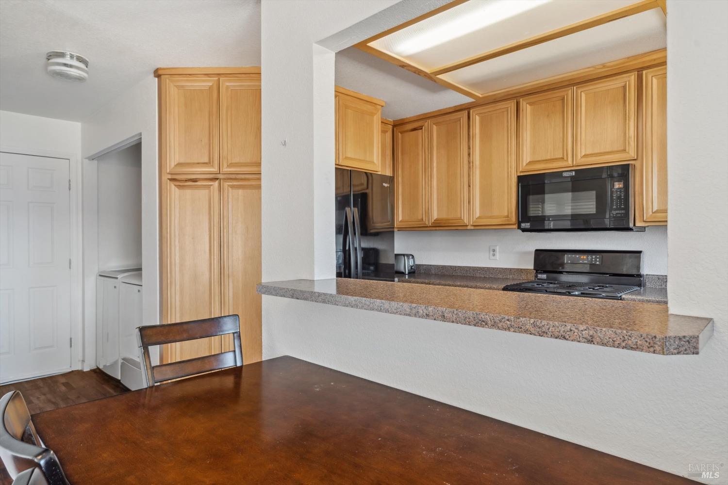 Detail Gallery Image 9 of 24 For 1171 N Bush St, Ukiah,  CA 95482 - 4 Beds | 2/1 Baths