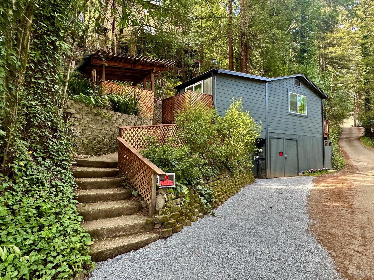 Detail Gallery Image 1 of 1 For 13931 Fern Rd, Guerneville,  CA 95446 - 2 Beds | 1/1 Baths