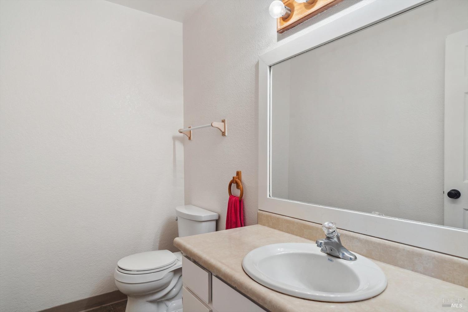 Detail Gallery Image 13 of 24 For 1171 N Bush St, Ukiah,  CA 95482 - 4 Beds | 2/1 Baths