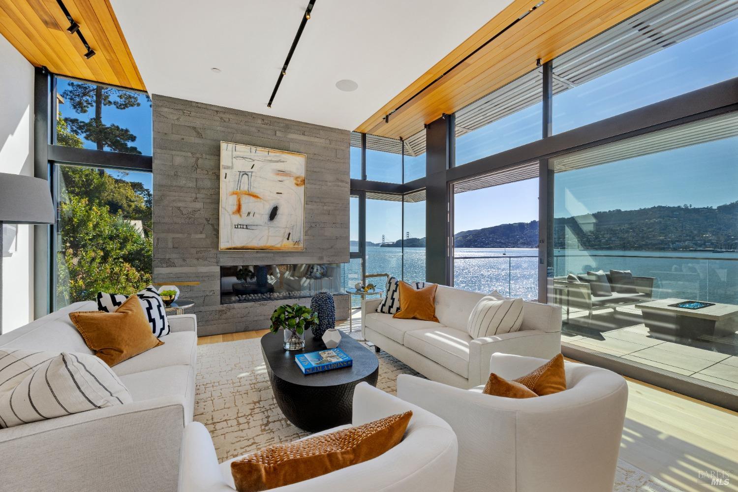 Detail Gallery Image 31 of 38 For 46 Cliff Rd, Belvedere,  CA 94920 - 4 Beds | 4/1 Baths
