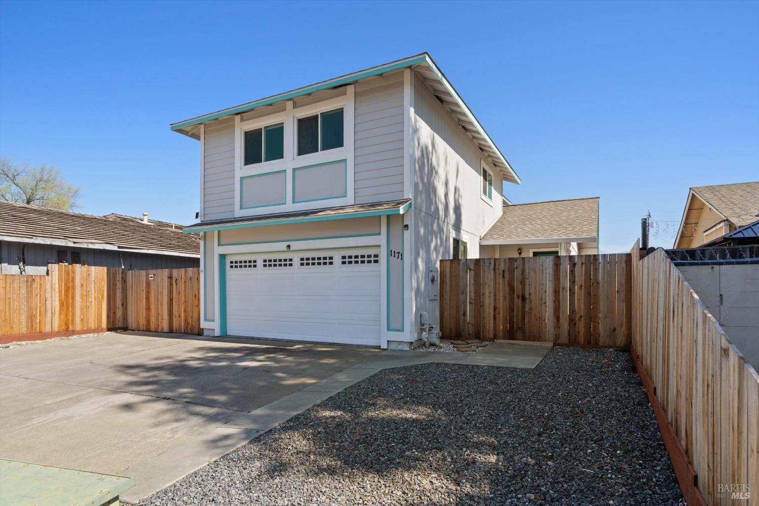 Detail Gallery Image 3 of 24 For 1171 N Bush St, Ukiah,  CA 95482 - 4 Beds | 2/1 Baths