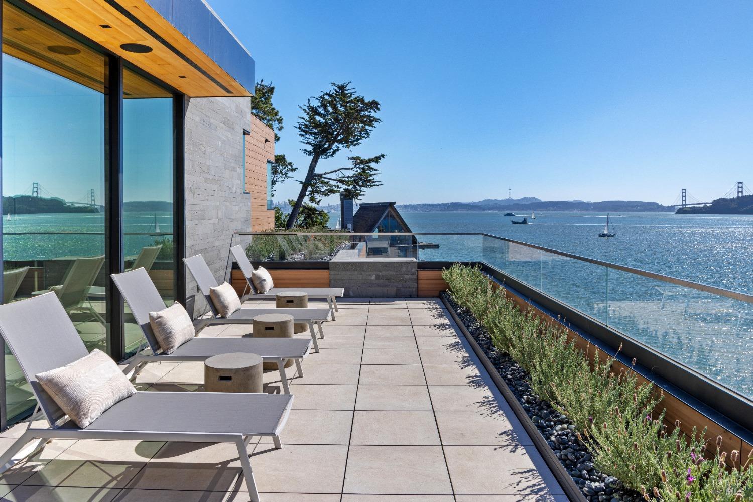 Detail Gallery Image 6 of 38 For 46 Cliff Rd, Belvedere,  CA 94920 - 4 Beds | 4/1 Baths