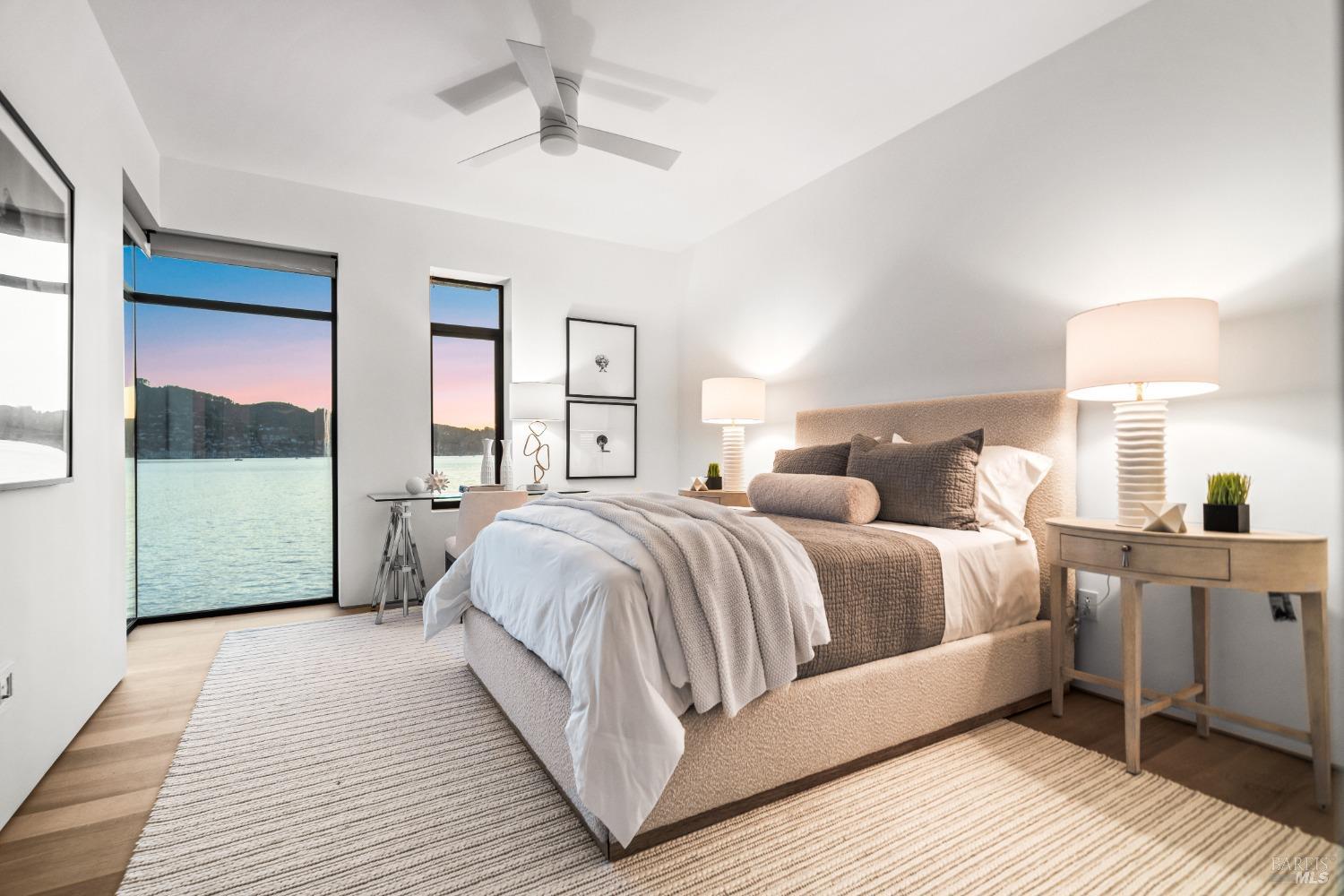 Detail Gallery Image 20 of 38 For 46 Cliff Rd, Belvedere,  CA 94920 - 4 Beds | 4/1 Baths