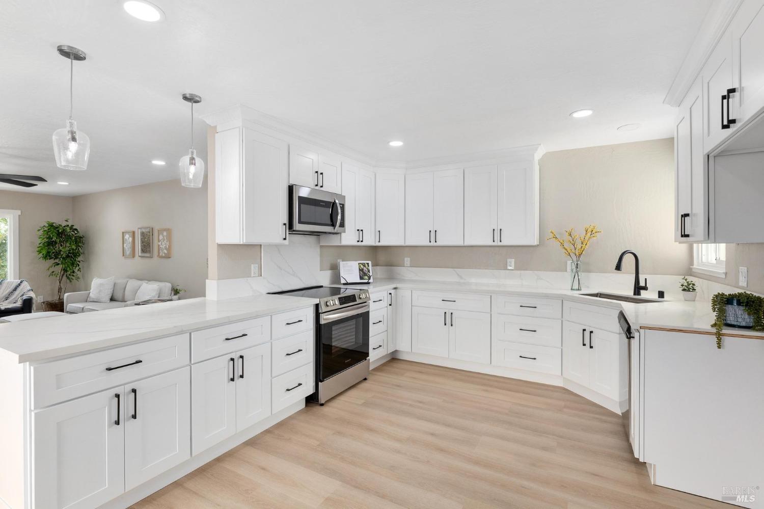 Detail Gallery Image 14 of 35 For 2202 Cunningham Dr, Fairfield,  CA 94533 - 3 Beds | 2 Baths