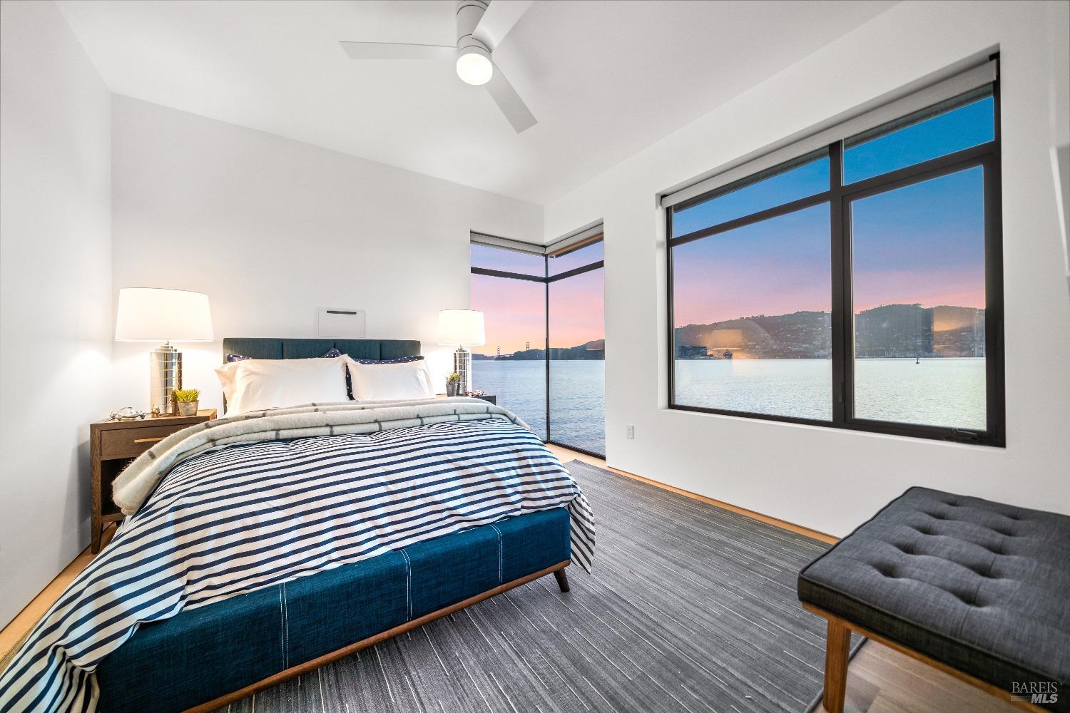 Detail Gallery Image 22 of 38 For 46 Cliff Rd, Belvedere,  CA 94920 - 4 Beds | 4/1 Baths