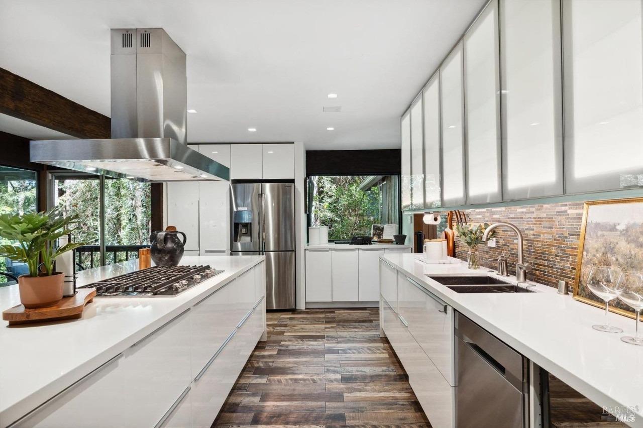 Detail Gallery Image 16 of 99 For 391 San Geronimo Valley Dr, San Geronimo,  CA 94963 - 3 Beds | 2/1 Baths