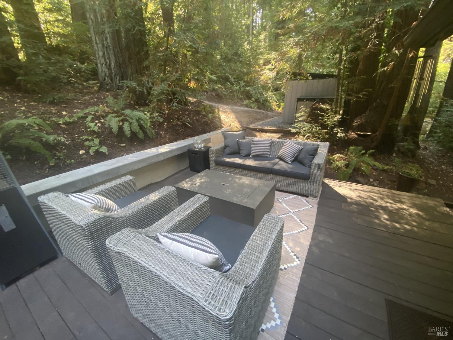 Detail Gallery Image 27 of 99 For 391 San Geronimo Valley Dr, San Geronimo,  CA 94963 - 3 Beds | 2/1 Baths