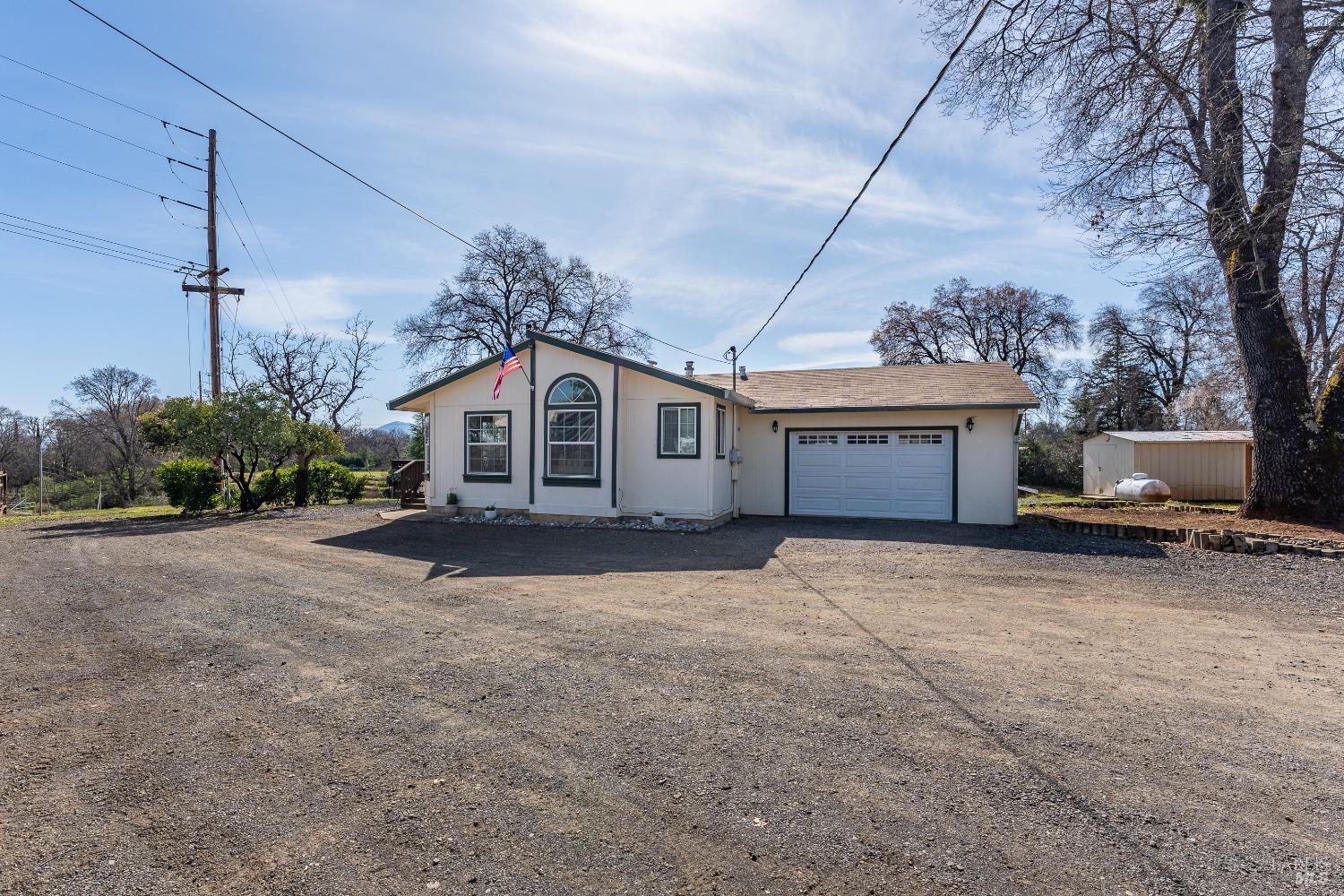 Detail Gallery Image 1 of 1 For 2200 Hill Rd, Lakeport,  CA 95453 - 3 Beds | 2 Baths