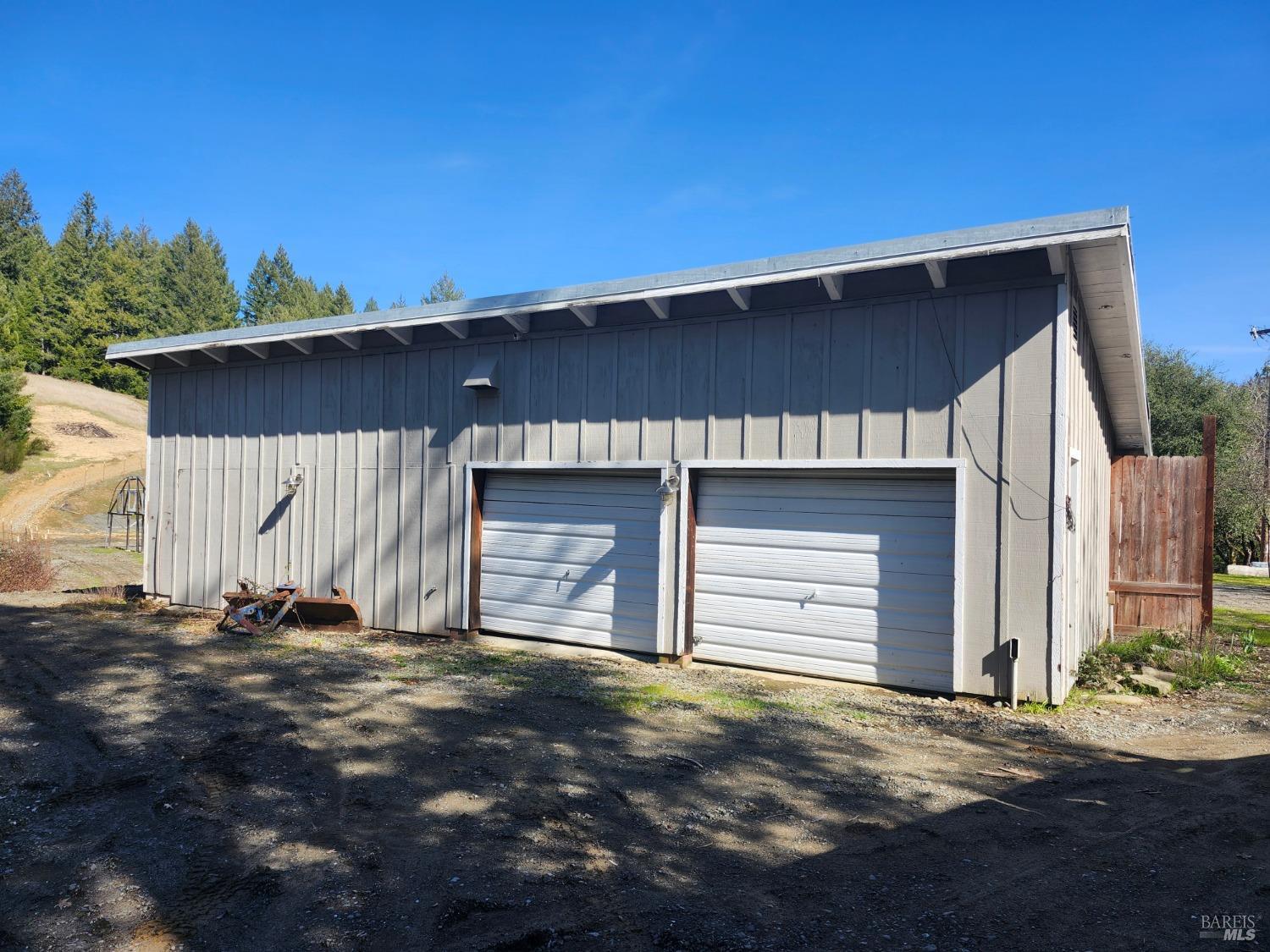 Detail Gallery Image 5 of 32 For 1075 Dutyville Rd, Garberville,  CA 95542 - 2 Beds | 2 Baths