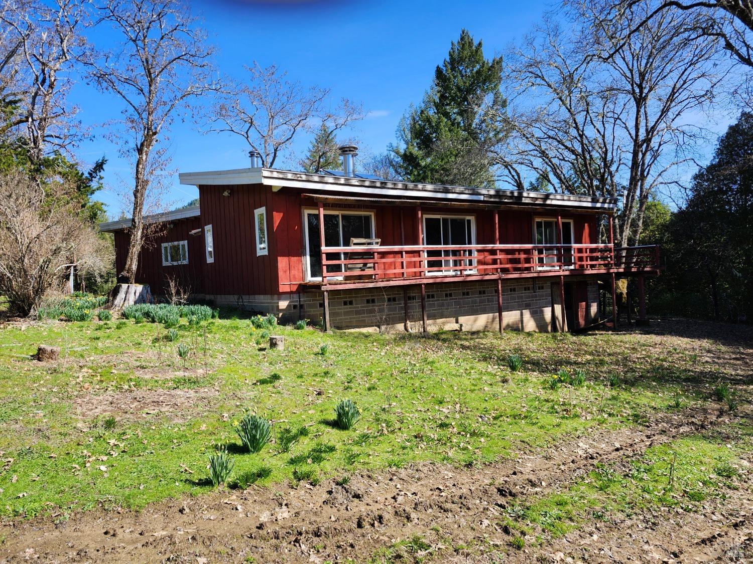 Detail Gallery Image 1 of 32 For 1075 Dutyville Rd, Garberville,  CA 95542 - 2 Beds | 2 Baths