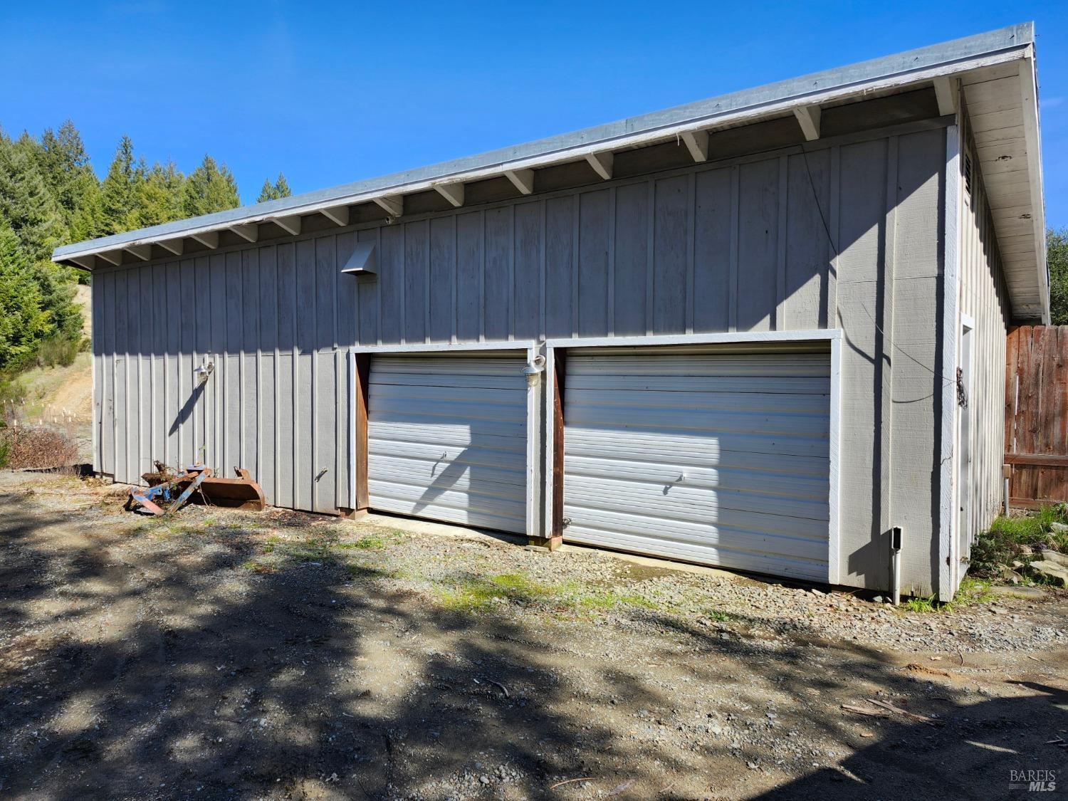 Detail Gallery Image 17 of 32 For 1075 Dutyville Rd, Garberville,  CA 95542 - 2 Beds | 2 Baths