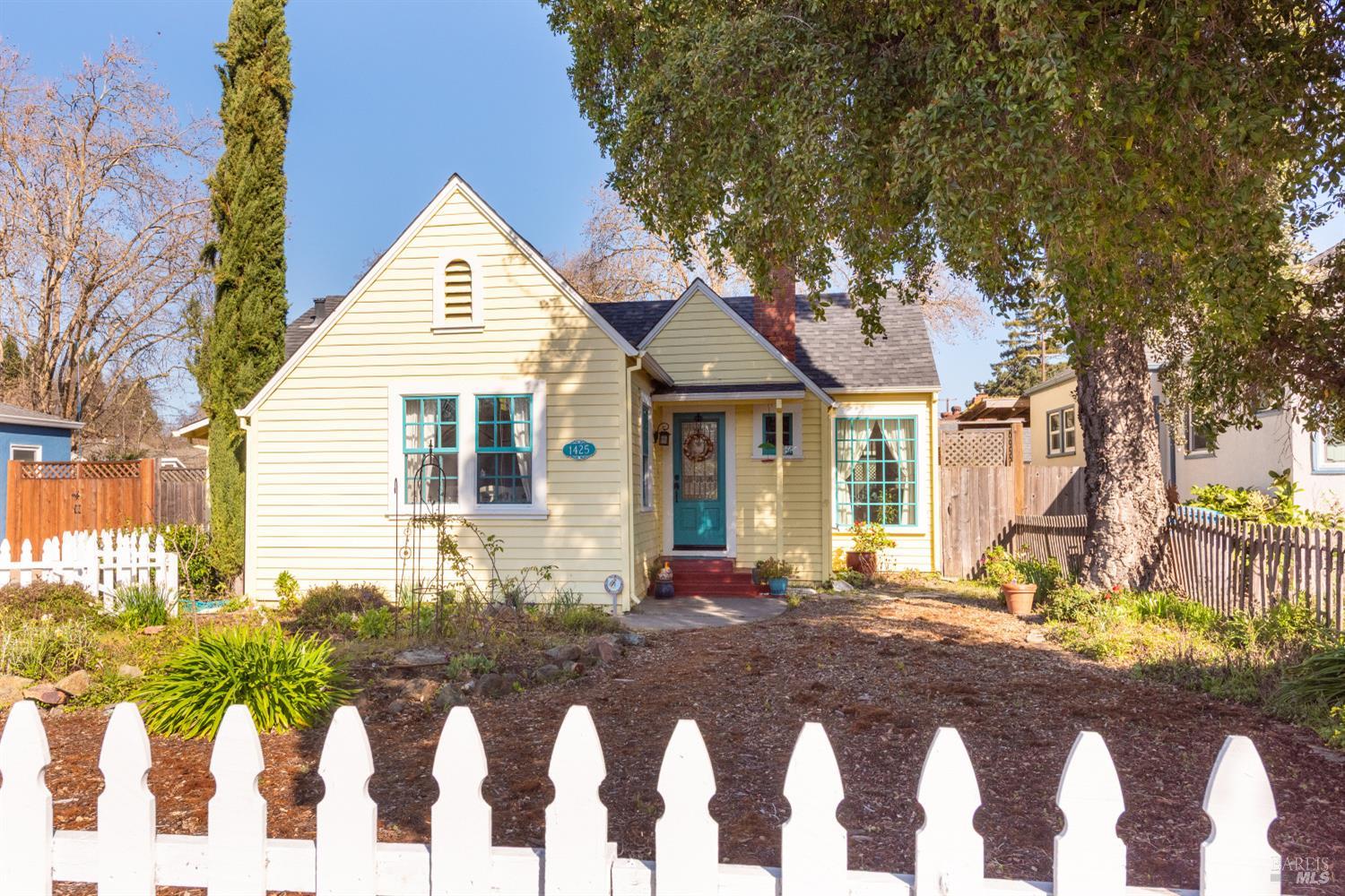 Detail Gallery Image 1 of 1 For 1425 Sonoma Ave, Santa Rosa,  CA 95405 - 2 Beds | 1 Baths