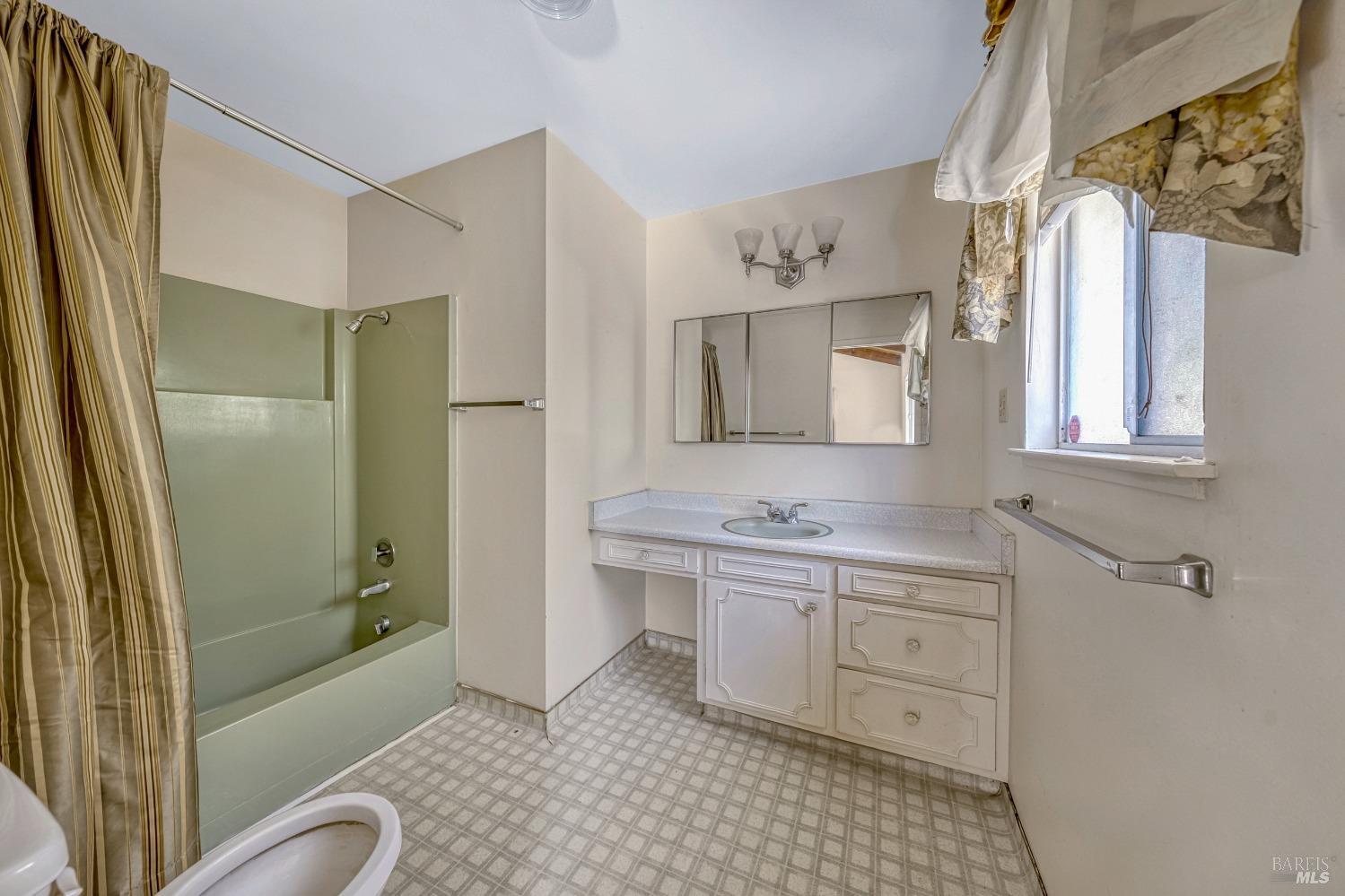 Detail Gallery Image 22 of 45 For 16345 Tee Rd, Cobb,  CA 95426 - 2 Beds | 2/1 Baths
