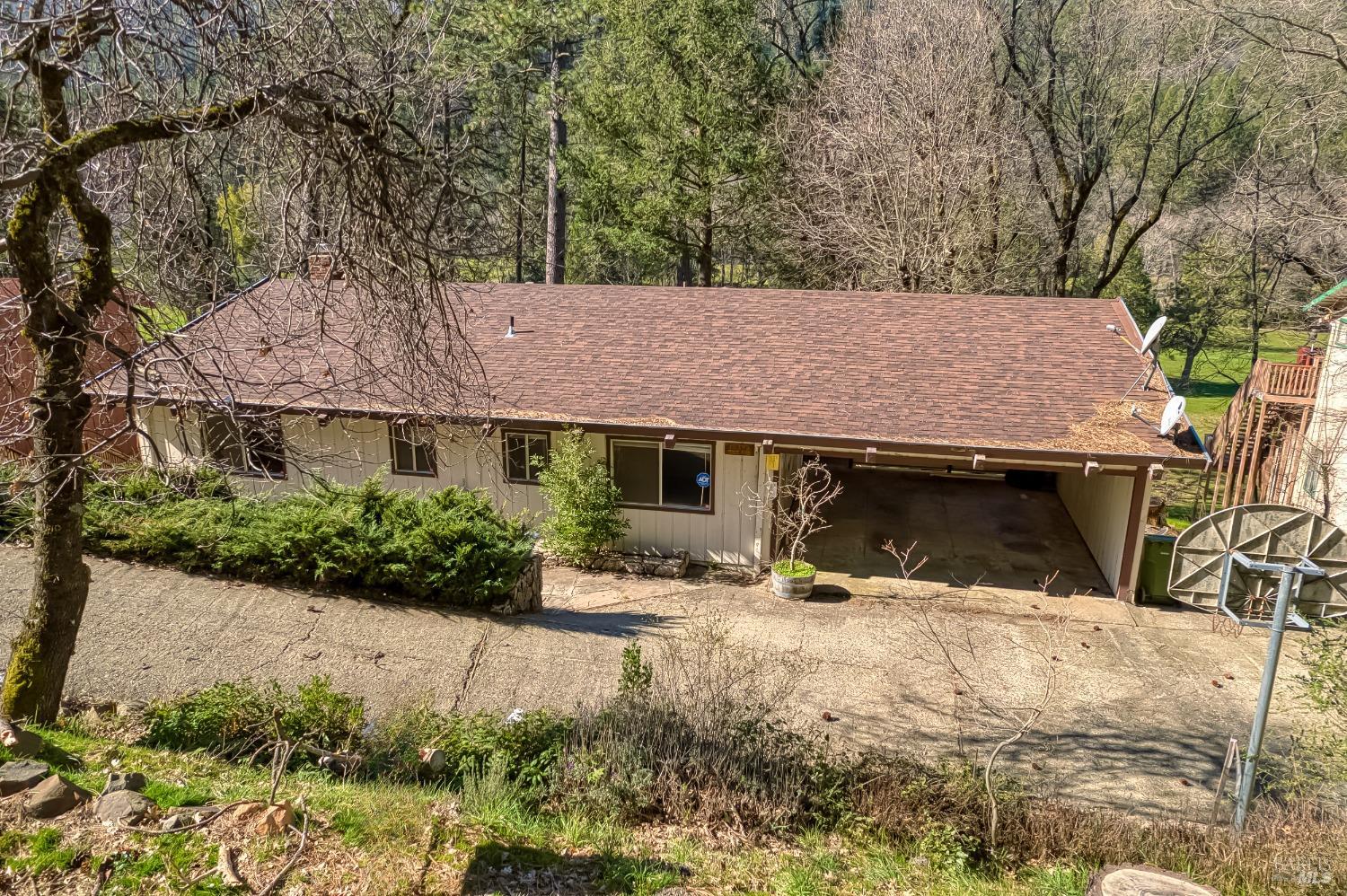 Detail Gallery Image 2 of 45 For 16345 Tee Rd, Cobb,  CA 95426 - 2 Beds | 2/1 Baths