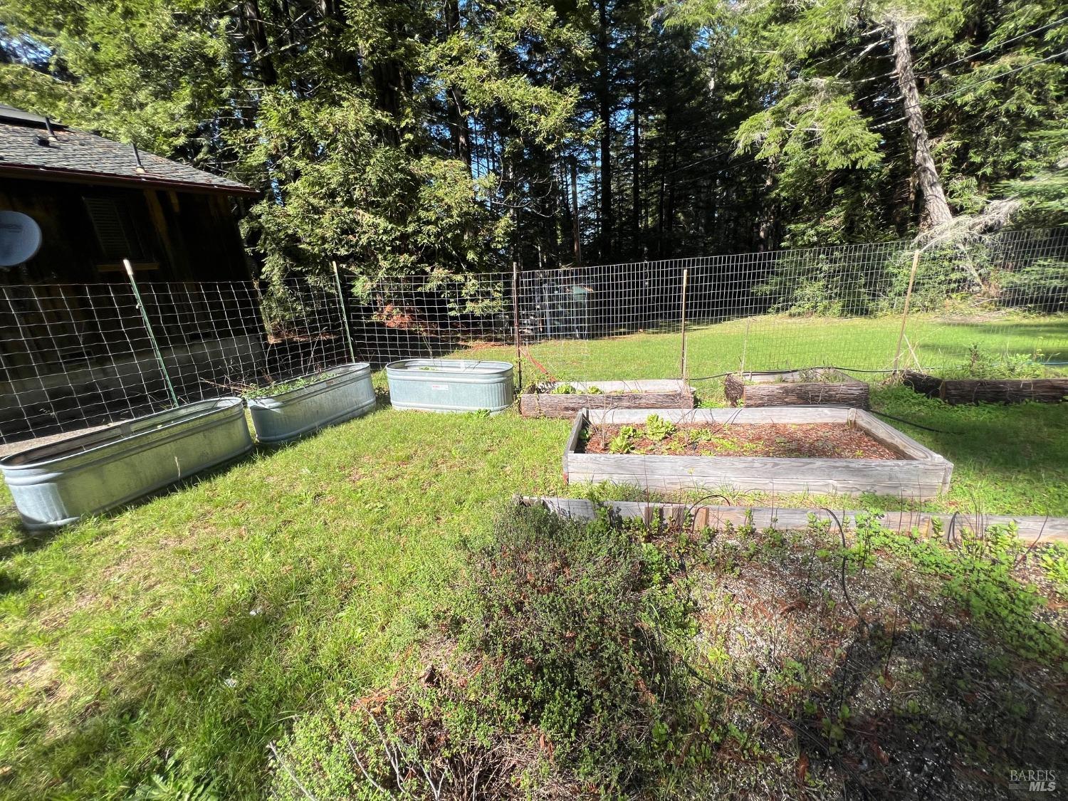 Detail Gallery Image 28 of 46 For 38881 Comptche Ukiah Rd, Mendocino,  CA 95460 - 4 Beds | 2 Baths