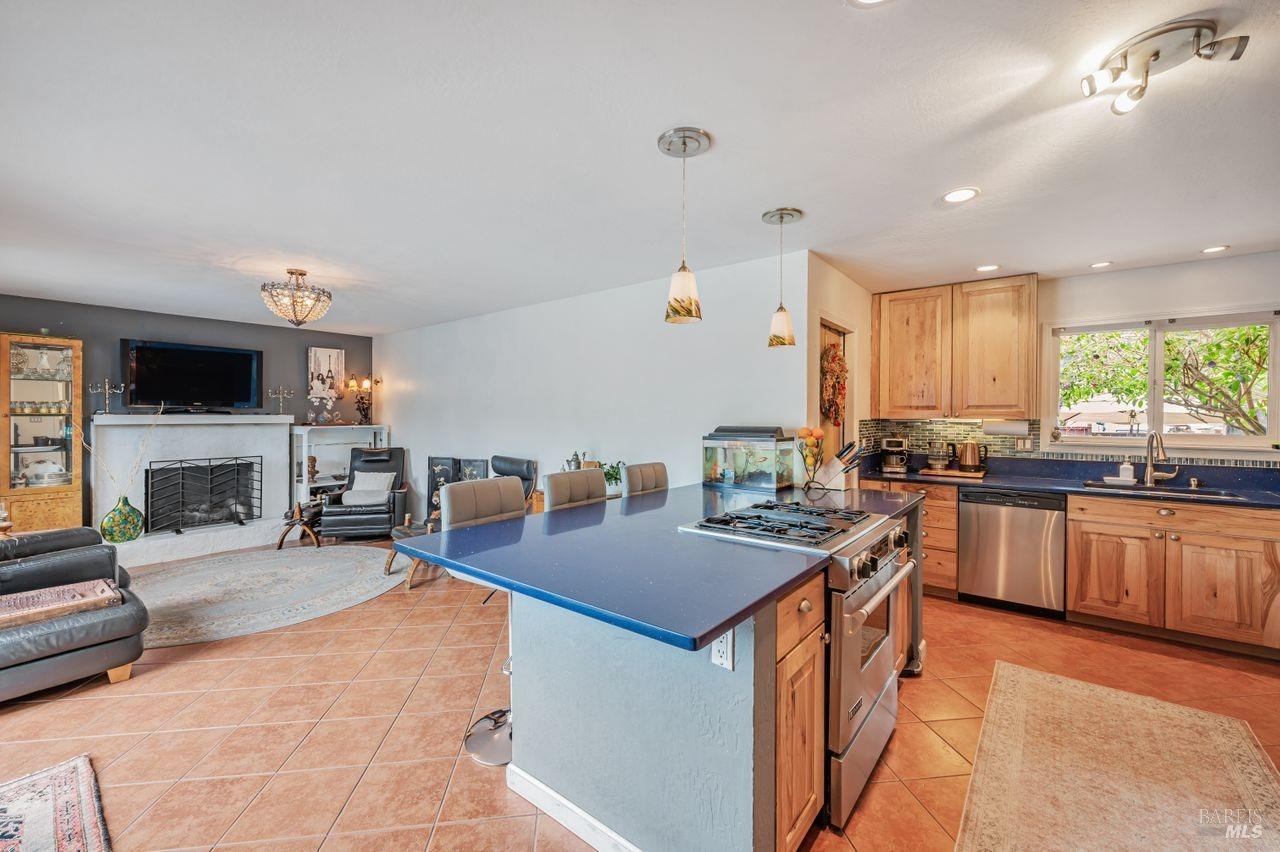 Detail Gallery Image 22 of 58 For 480 via Del Plano Unkn, Novato,  CA 94949 - 3 Beds | 2 Baths