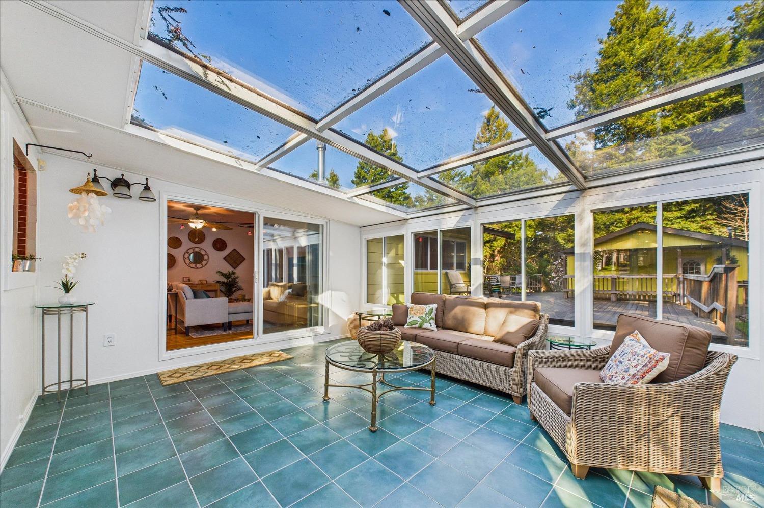 Detail Gallery Image 2 of 27 For 3123 W St, Eureka,  CA 95503 - 3 Beds | 2 Baths