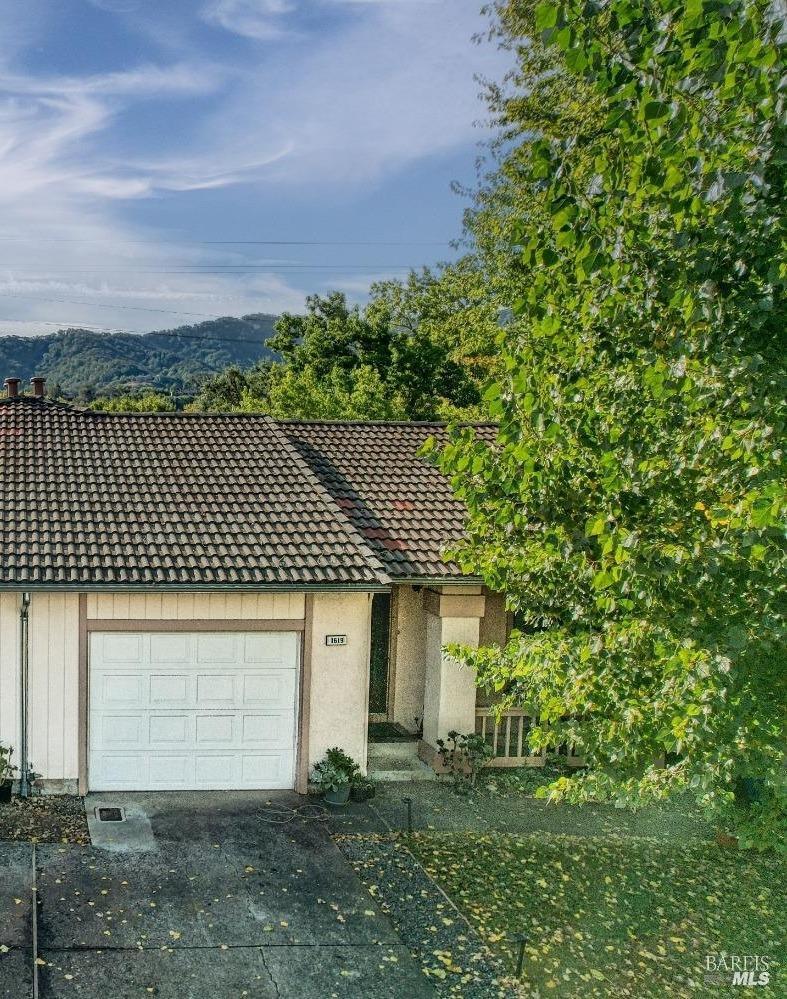Detail Gallery Image 1 of 7 For 1619 Merritt Dr, Novato,  CA 94949 - 2 Beds | 1 Baths