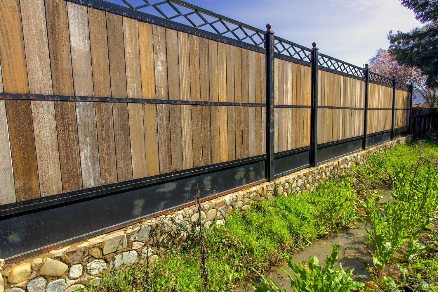 Detail Gallery Image 19 of 22 For 205 Laws Ave, Ukiah,  CA 95482 - 3 Beds | 2 Baths