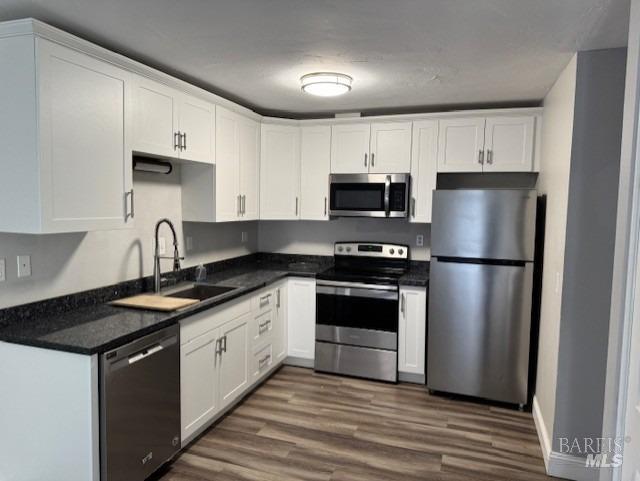 Detail Gallery Image 3 of 7 For 1619 Merritt Dr, Novato,  CA 94949 - 2 Beds | 1 Baths